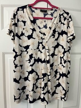 Lane Bryant V-Neck Knit Top